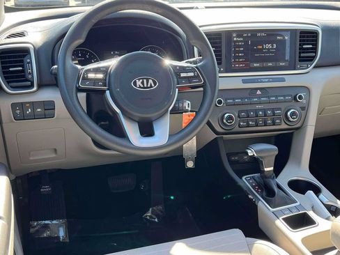 Used 2020 Kia Sportage LX w/ LX Popular Package FWD image 2