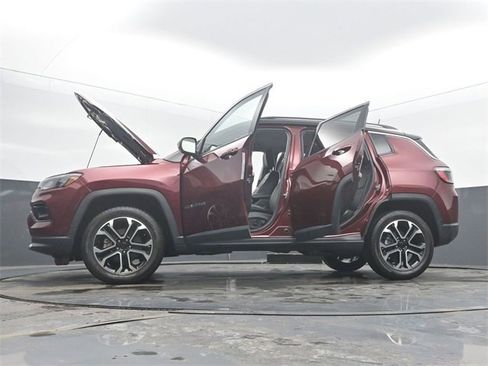 Used 2022 Jeep Compass Limited image 59