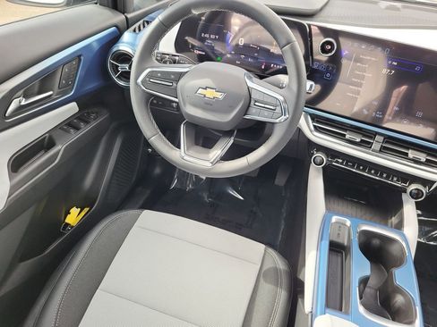 New 2026 Chevrolet Equinox EV LT image 15