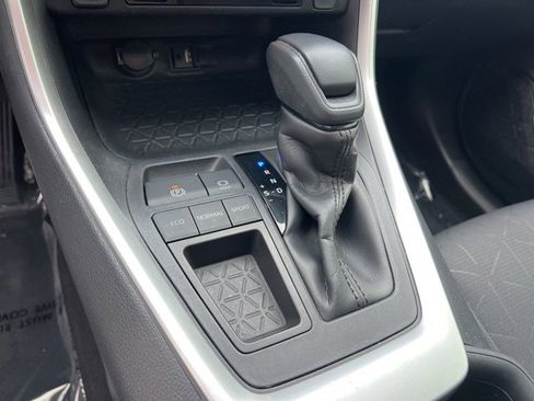 Certified 2019 Toyota RAV4 XLE image 27