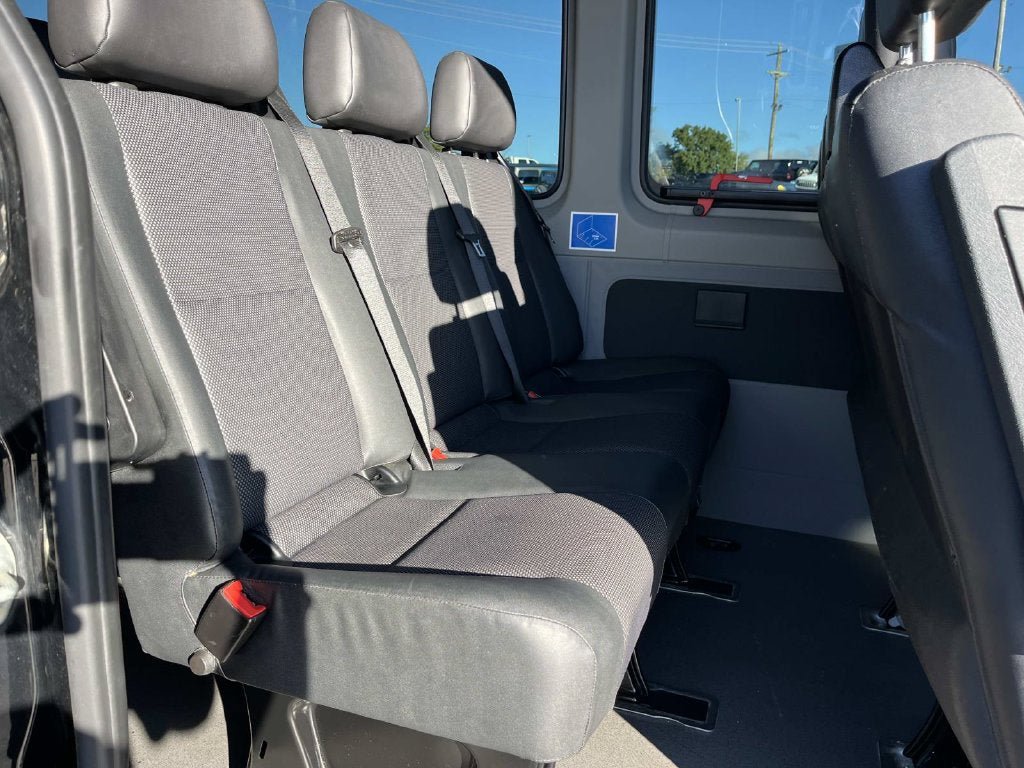 Used 2015 Mercedes-Benz Sprinter 2500 image 19