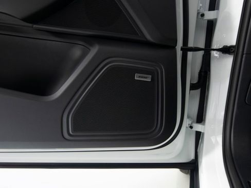 New 2026 Porsche Macan AWD/4WD image 21