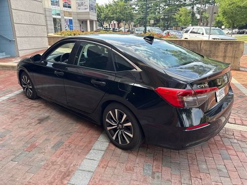 Used 2023 Honda Civic EX image 5