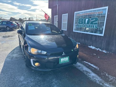 Used 2017 Mitsubishi Lancer LE image 3
