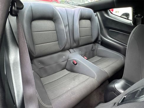 Used 2017 Ford Mustang V6 image 17