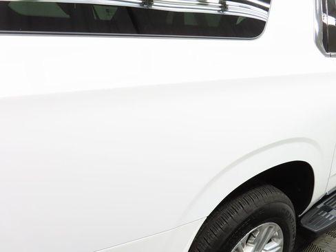 Used 2024 GMC Yukon XL SLT w/ SLT Premium Package image 33