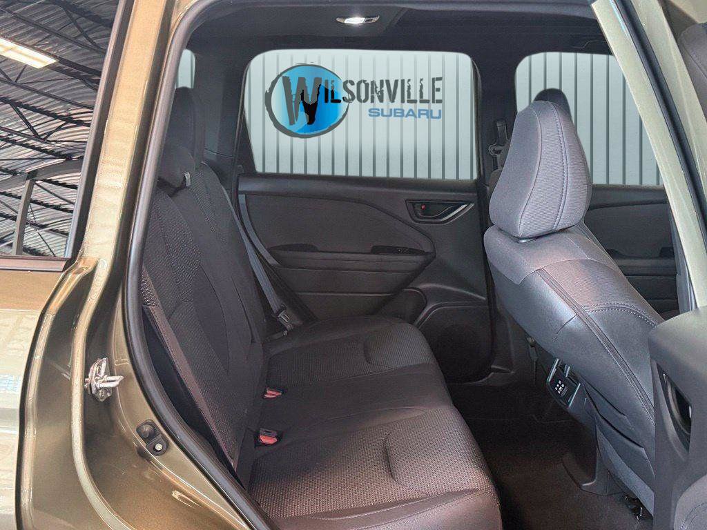 Used 2025 Subaru Forester Premium AWD/4WD image 7