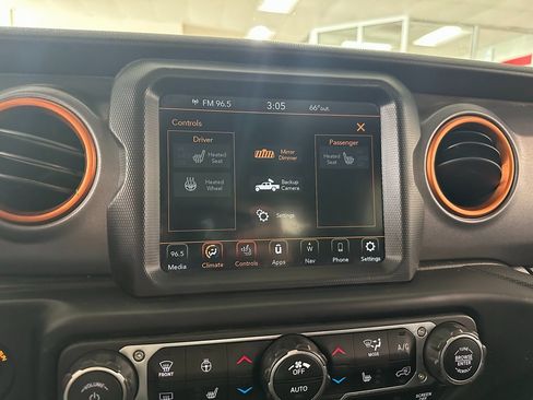 Certified 2020 Jeep Gladiator Mojave w/ Dual Top Group image 22