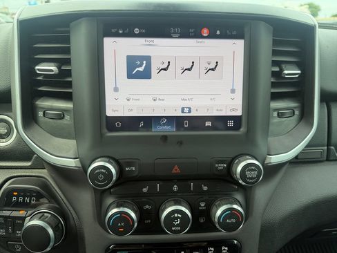 Used 2022 RAM 1500 Big Horn AWD/4WD image 24