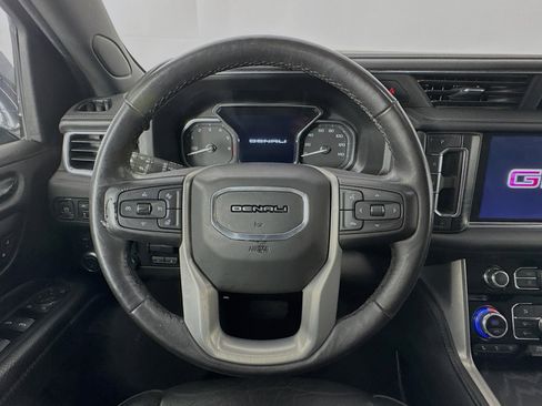 Used 2021 GMC Yukon Denali w/ Denali Ultimate Package image 11