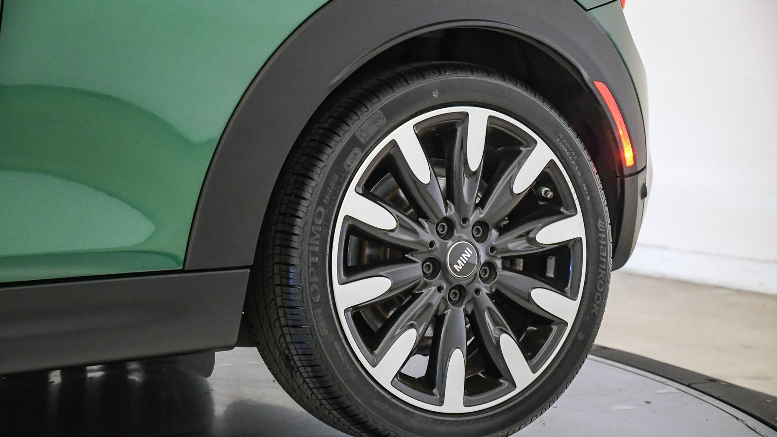 Used 2021 MINI Cooper S w/ Driver Assistance Package FWD image 11