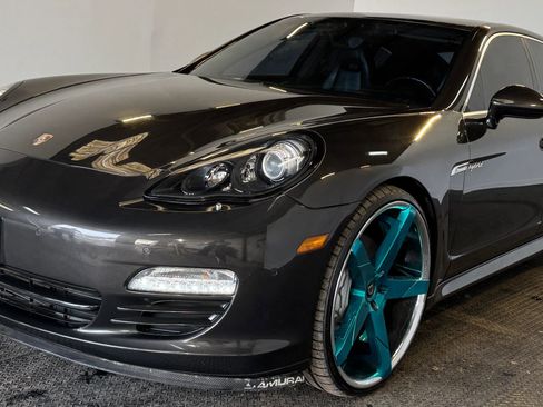 Used 2013 Porsche Panamera S image 4