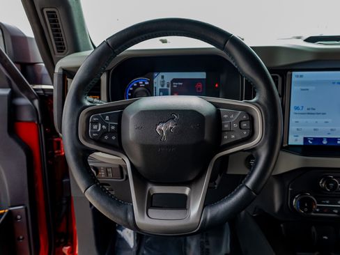 Used 2022 Ford Bronco Badlands image 19