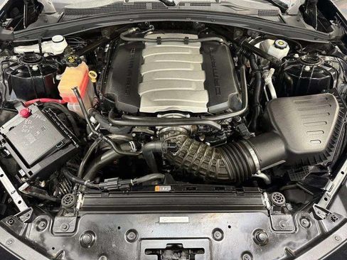 Used 2018 Chevrolet Camaro SS RWD image 32