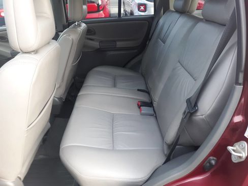 Used 2003 Chevrolet Tracker LT image 14