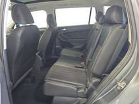 Used 2023 Volkswagen Tiguan SE w/ Panoramic Sunroof Package FWD image 14
