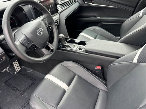 Certified 2025 Toyota Camry SE w/ Convenience Package image 11