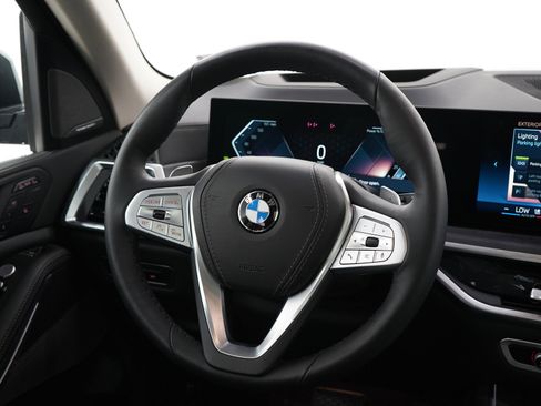 Used 2026 BMW X7 xDrive40i AWD/4WD image 22
