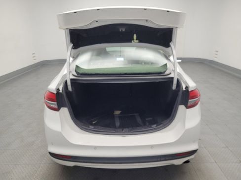 Used 2018 Ford Fusion SE w/ Fusion SE Technology Package FWD image 29