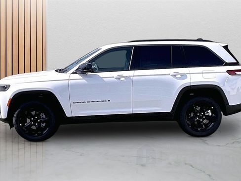New 2026 Jeep Grand Cherokee Limited w/ Limited Altitude Package RWD image 4
