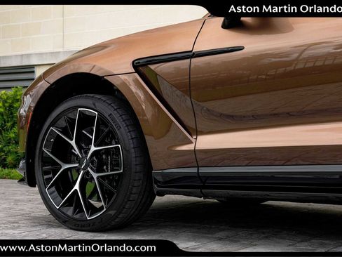 New 2025 Aston Martin DBX 707 image 9