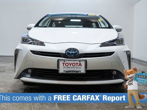 Used 2020 Toyota Prius LE image 2