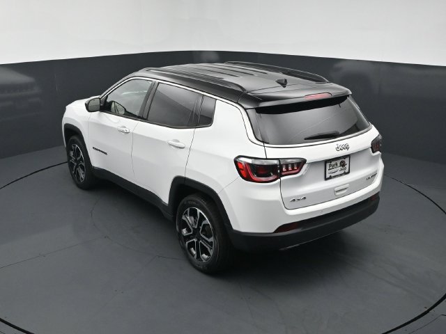 Used 2023 Jeep Compass Limited AWD/4WD image 16