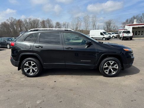 Used 2016 Jeep Cherokee Sport w/ Cold Weather Group image 6