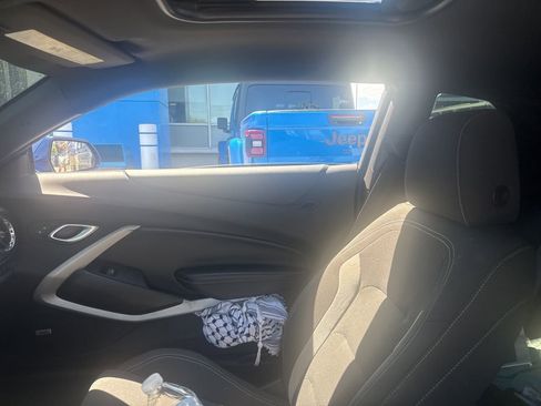 Used 2022 Chevrolet Camaro LT w/ RS Package image 15