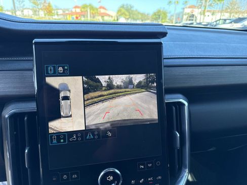 Used 2025 GMC Acadia Denali w/ Super Cruise Package image 25