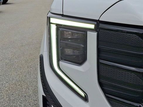 Used 2025 GMC Sierra 1500 Elevation AWD/4WD image 28