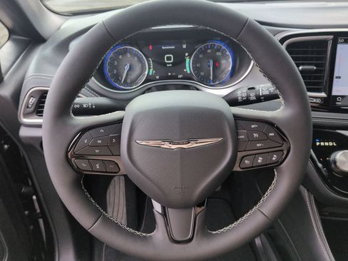 New 2026 Chrysler Pacifica Limited image 16