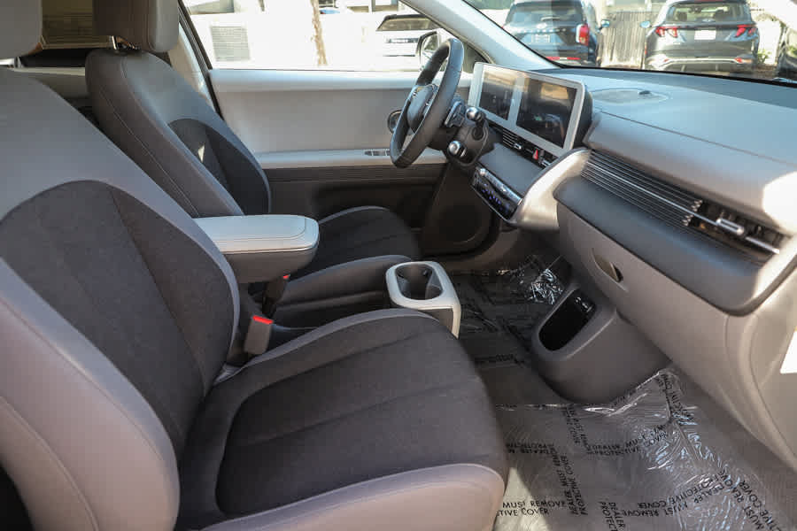 Used 2022 Hyundai Ioniq 5 SE w/ Cargo Package RWD image 17