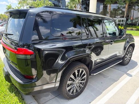 Used 2025 Lexus GX 550 w/ Cold Area Package AWD/4WD image 11