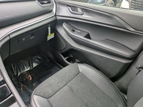 New 2025 Jeep Grand Cherokee L Laredo AWD/4WD image 15