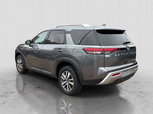 Certified 2025 Nissan Pathfinder SL AWD/4WD image 5