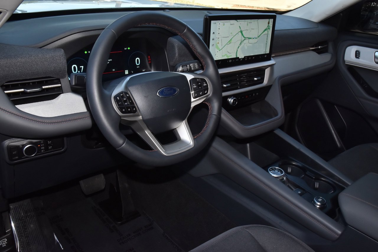 Certified 2026 Ford Explorer Active RWD image 33