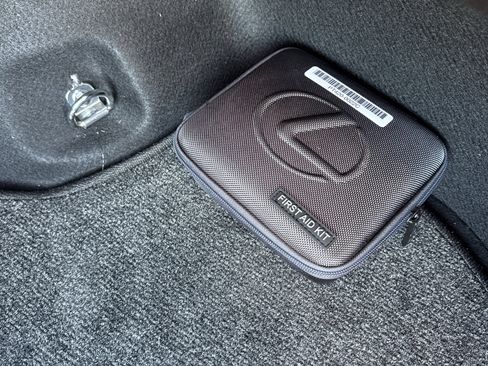 Used 2022 Lexus ES 300h image 16