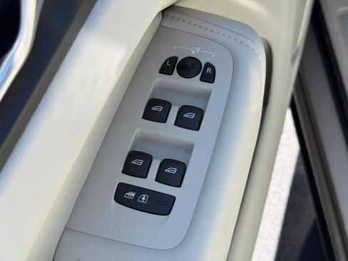 New 2026 Volvo XC60 B5 Ultra w/ Protection Package Premier image 10