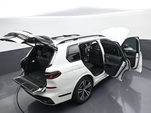 Used 2026 BMW X7 xDrive40i w/ Executive Package AWD/4WD image 46