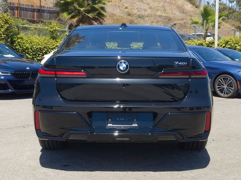 New 2026 BMW 740i w/ Premium Package RWD image 18