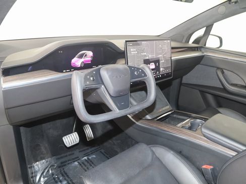 Used 2022 Tesla Model X image 31