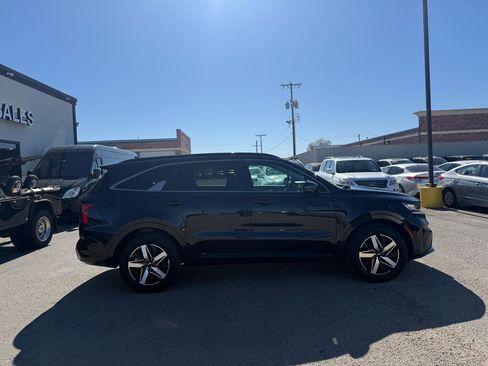 Used 2021 Kia Sorento S image 5
