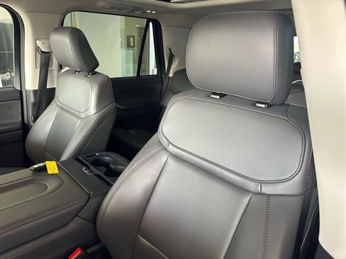 Certified 2025 Ford Expedition Active image 22