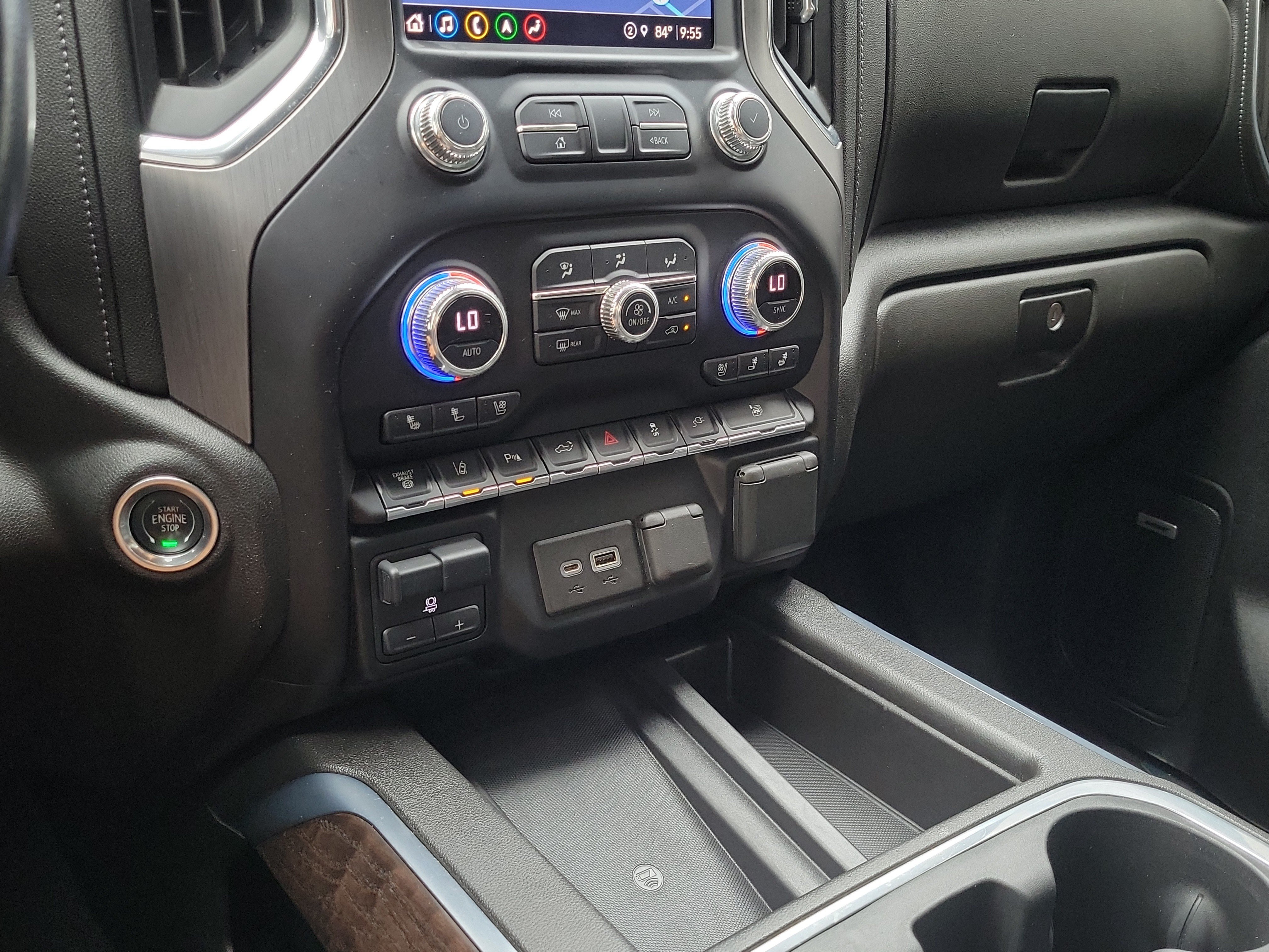 Used 2021 GMC Sierra 3500 Denali w/ Denali Ultimate Package AWD/4WD image 28
