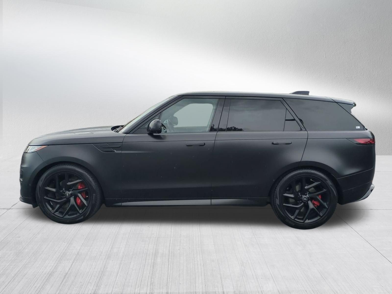 Used 2024 Land Rover Range Rover Sport Dynamic SE AWD/4WD image 2