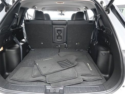 Used 2024 Mitsubishi Outlander SE image 10