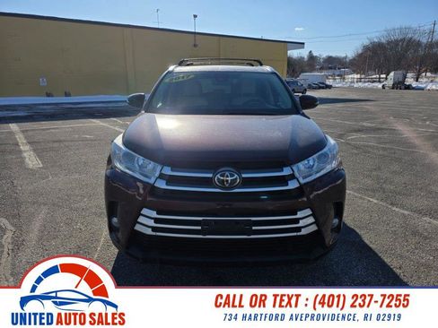 Used 2017 Toyota Highlander XLE image 8
