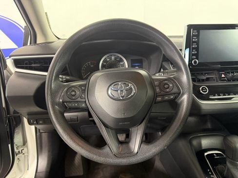 Used 2022 Toyota Corolla LE image 20