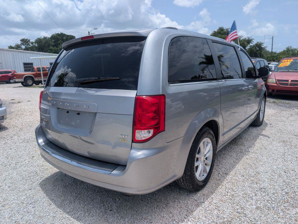 Used 2019 Dodge Grand Caravan SXT FWD image 5